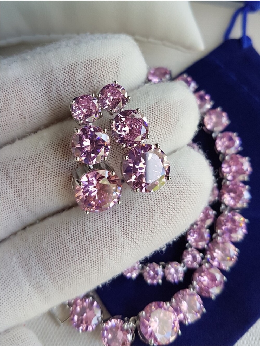 Swarovskis Elements Platinum Plated Round Pink Graduated Drop Earrings NEW - Picture 4 of 14
